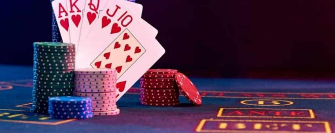 A picture containing text, queen, gambling house, room
Description automatically generated